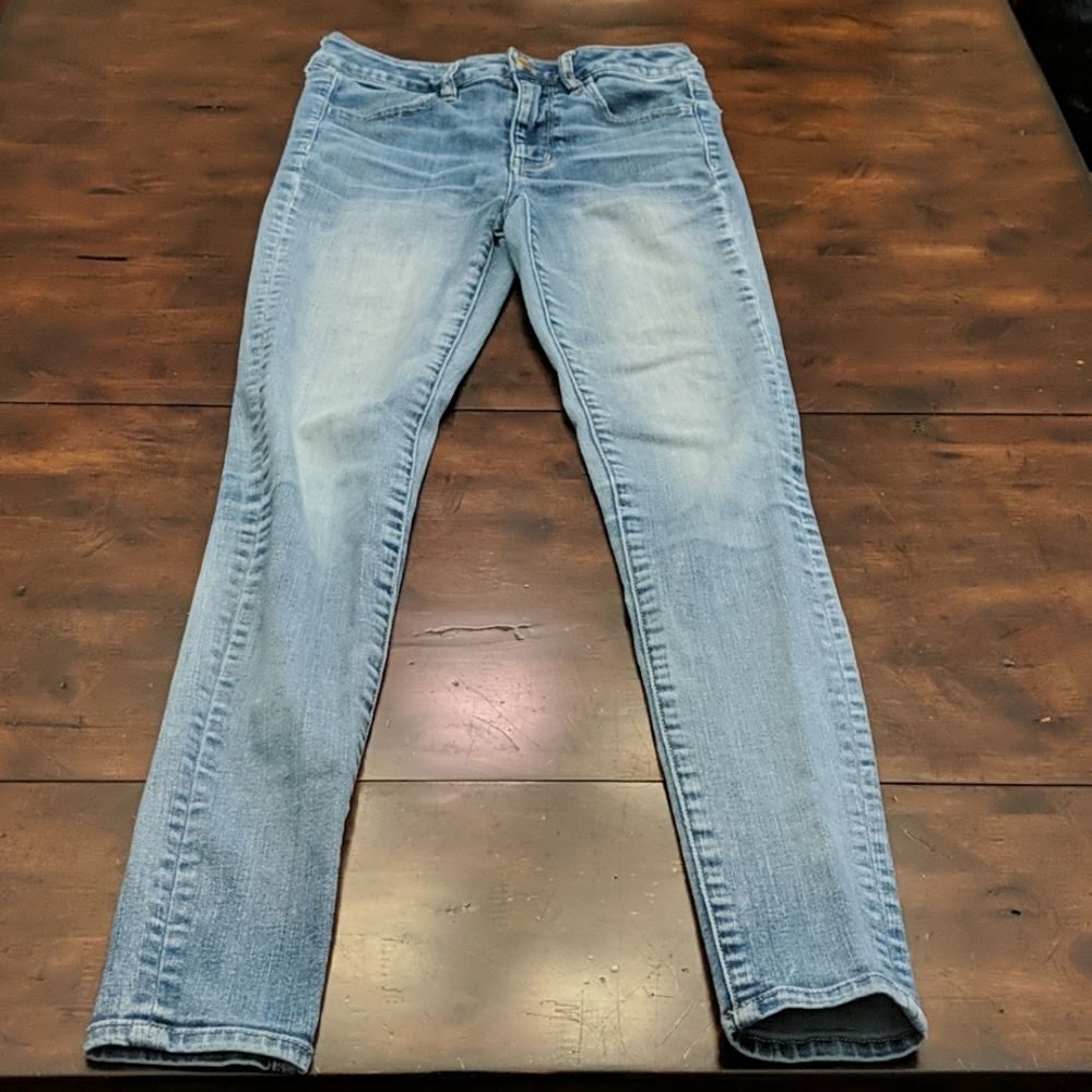 Women's size 2 American Eagle Hi-Rise Jegging